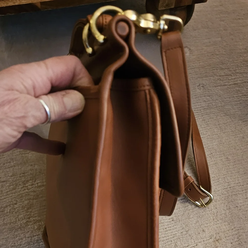 Coach The Original Willis Bag W/Original Detachable Strap, Brass Hardware - Picture 16 of 16